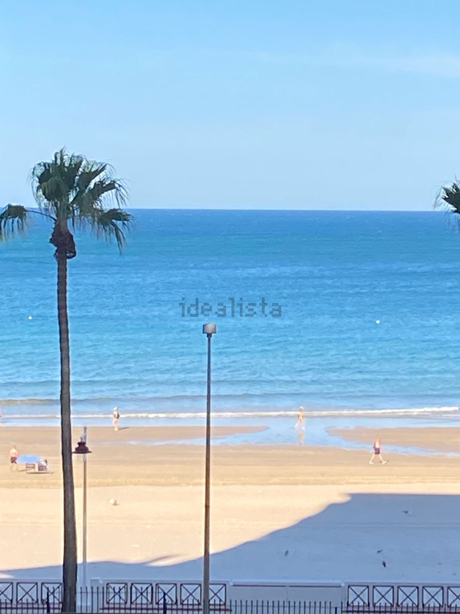 Flat for sale frontline beach in La Laguna
