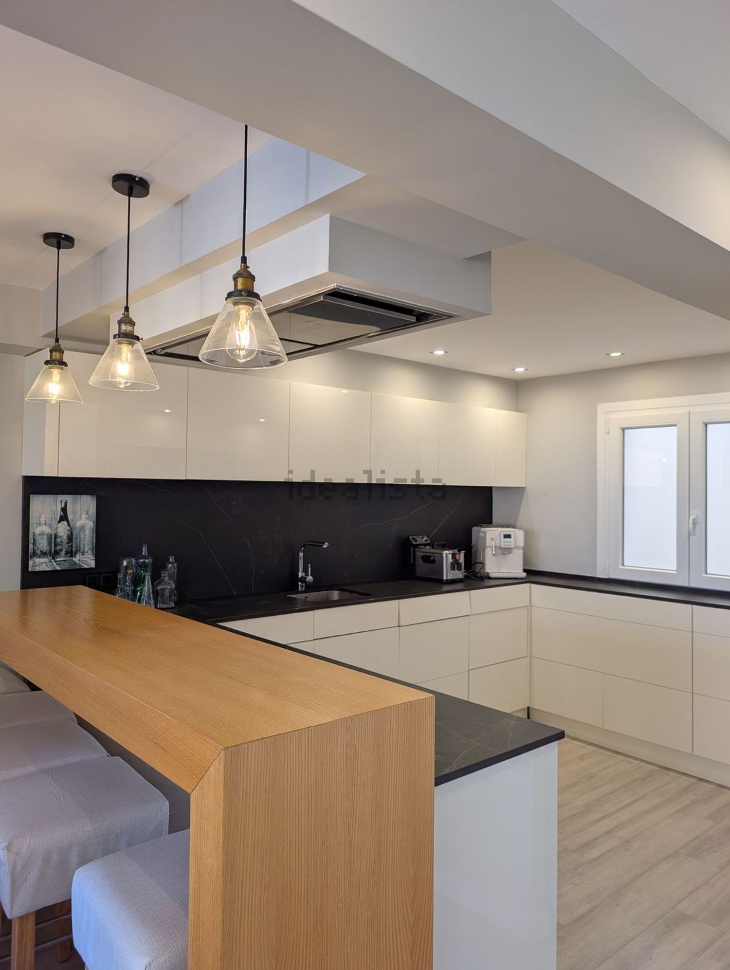 Flat for sale frontline beach in La Laguna