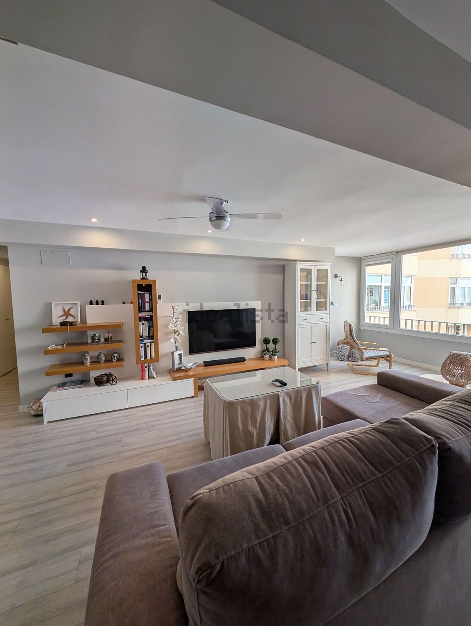Flat for sale frontline beach in La Laguna