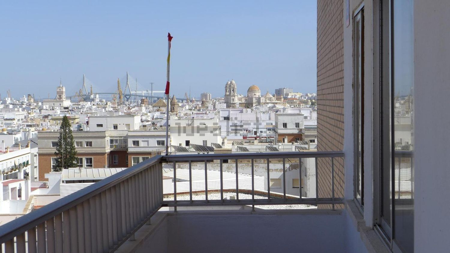 Flat for sale frontline beach in Cádiz