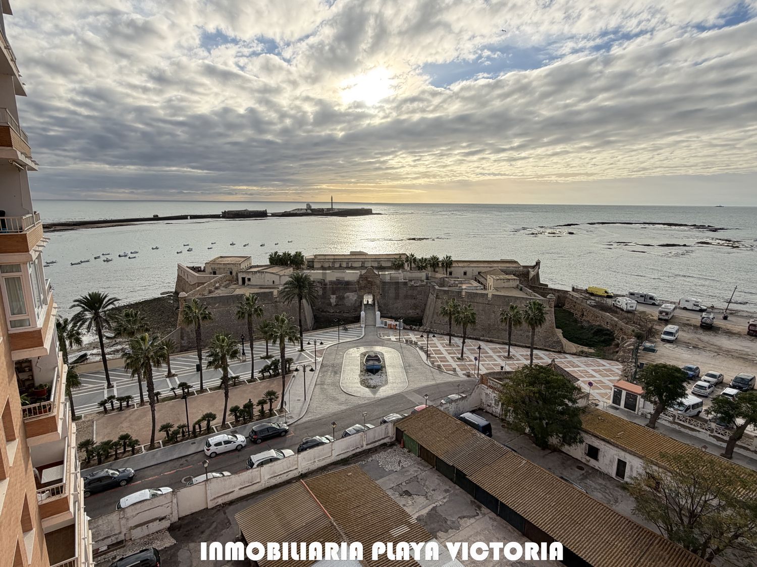 Flat for sale frontline beach in Cádiz