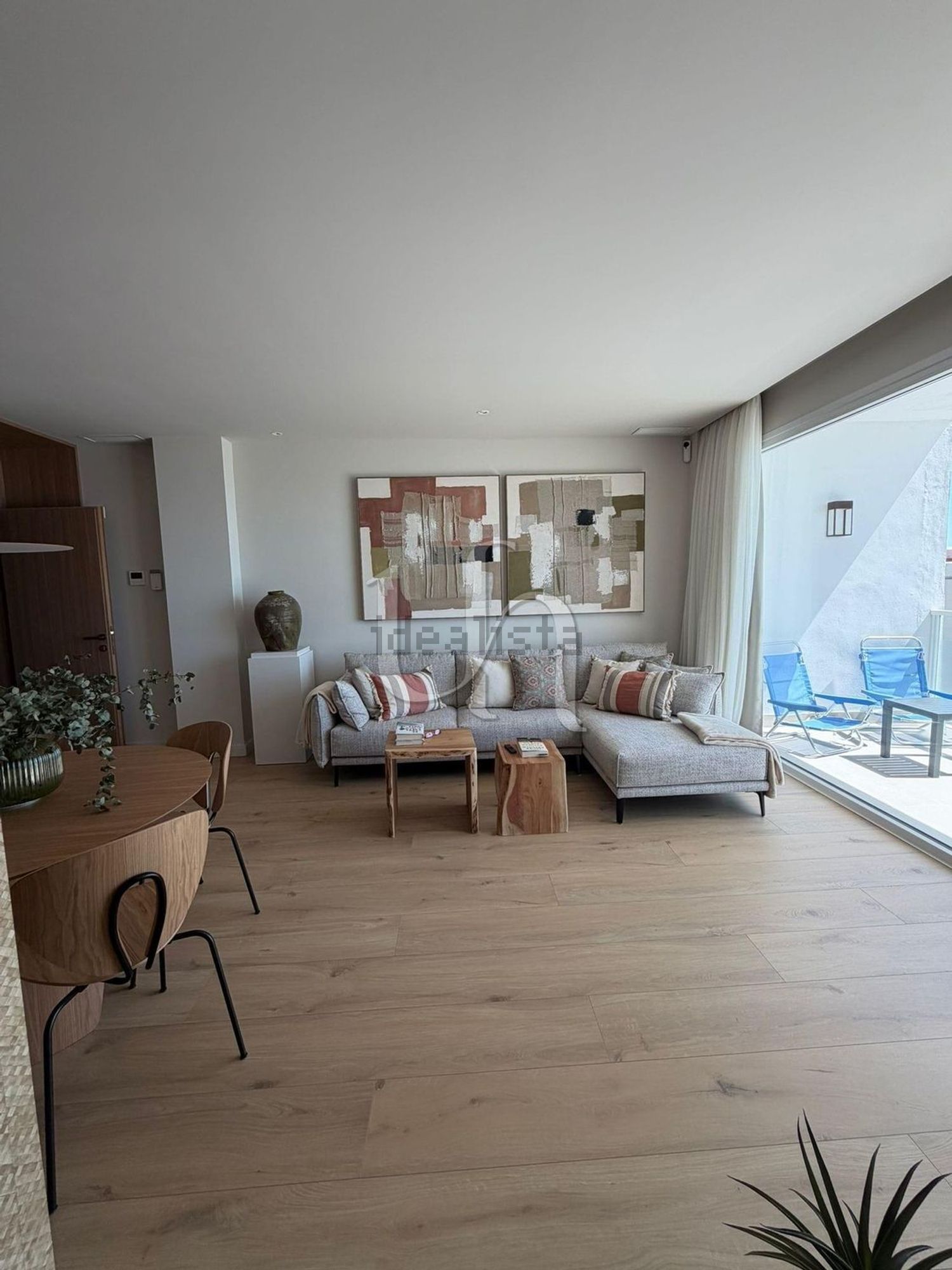 Flat for sale frontline beach in Cádiz
