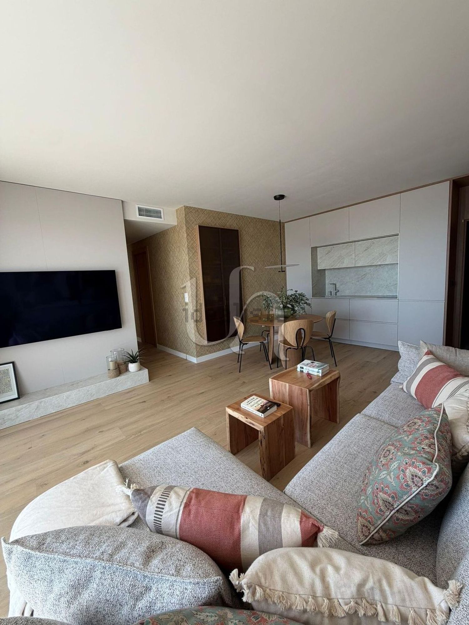 Flat for sale frontline beach in Cádiz