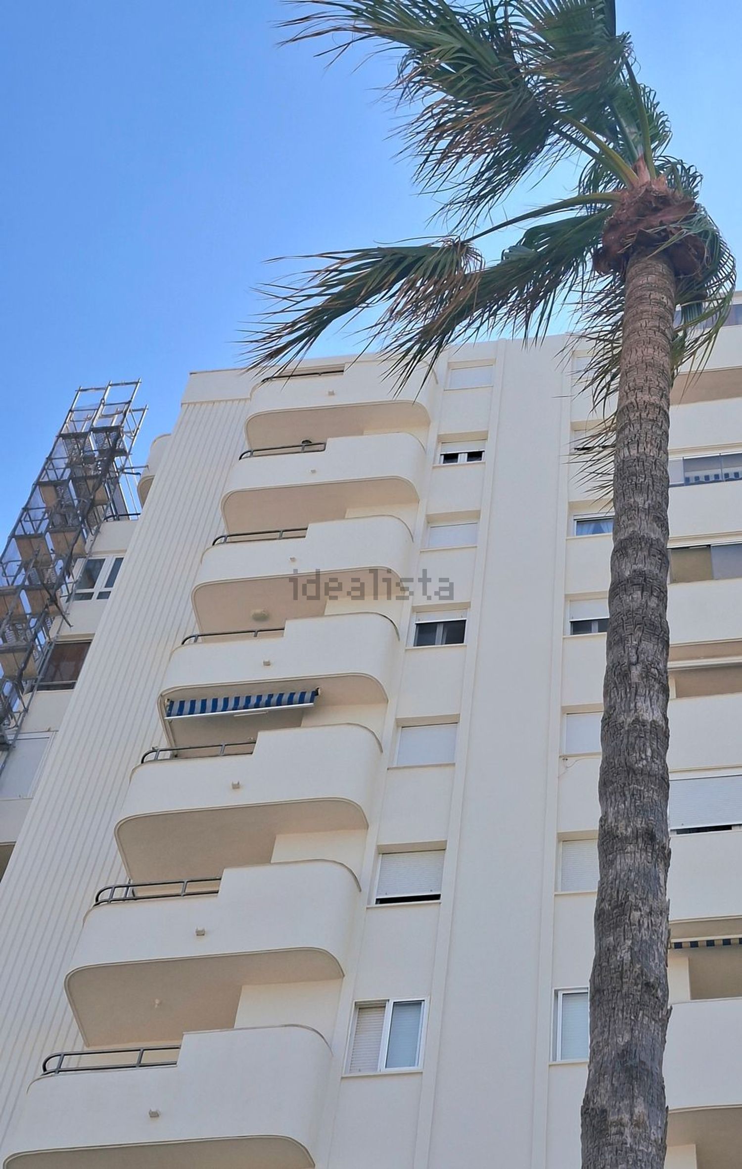 Flat for sale frontline beach in Cádiz