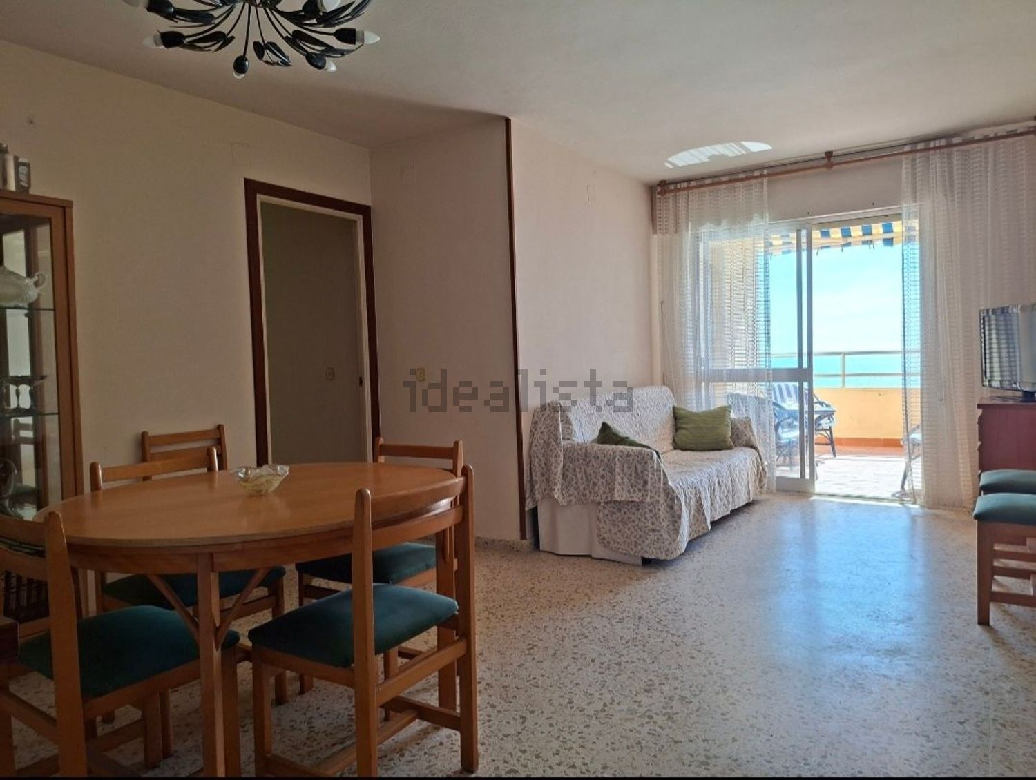 Flat for sale frontline beach in Cádiz