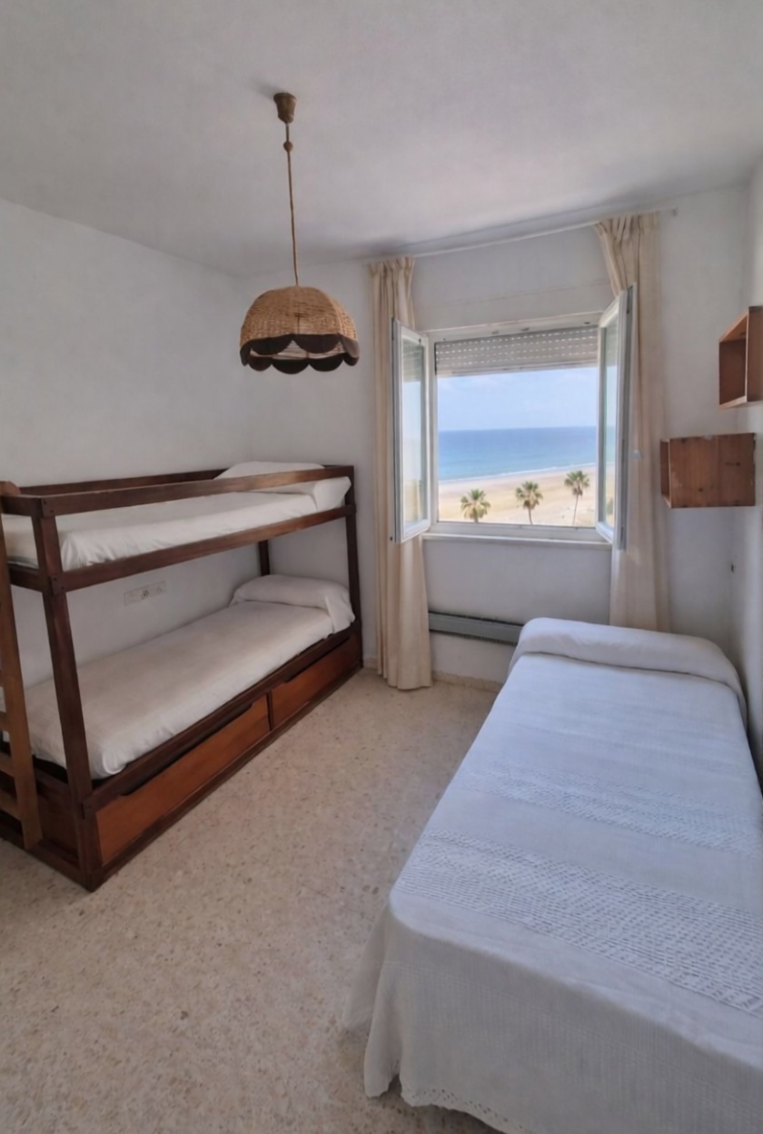 Piso en primera línea de playa en Cádiz — Dormitorio