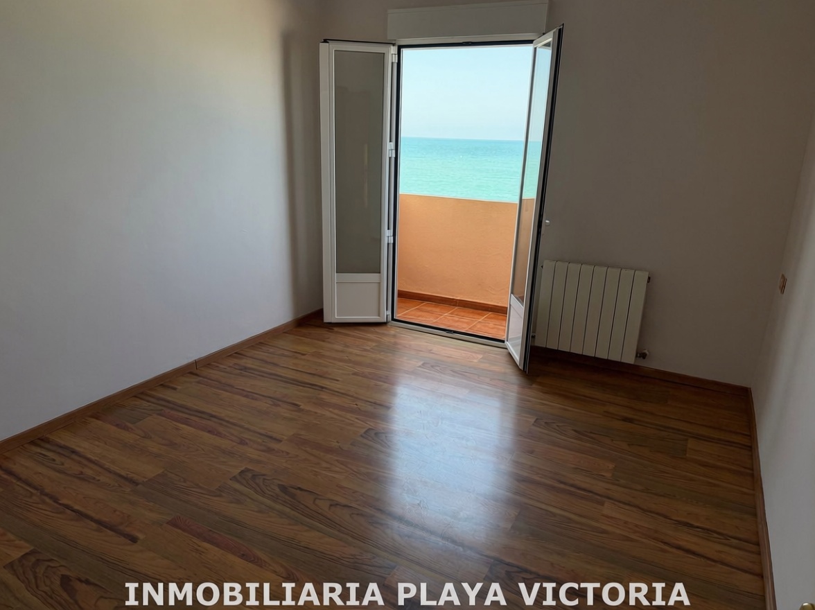 Beachfront flat in Cádiz — Bedroom