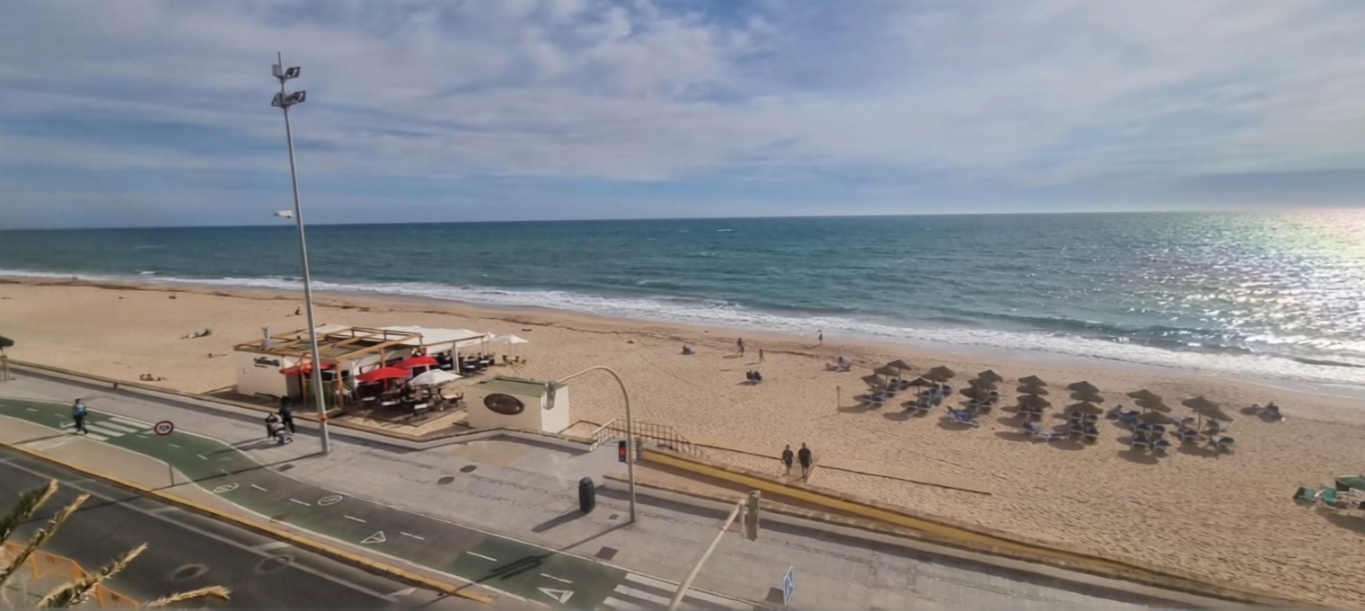 Beachfront flat in Cádiz