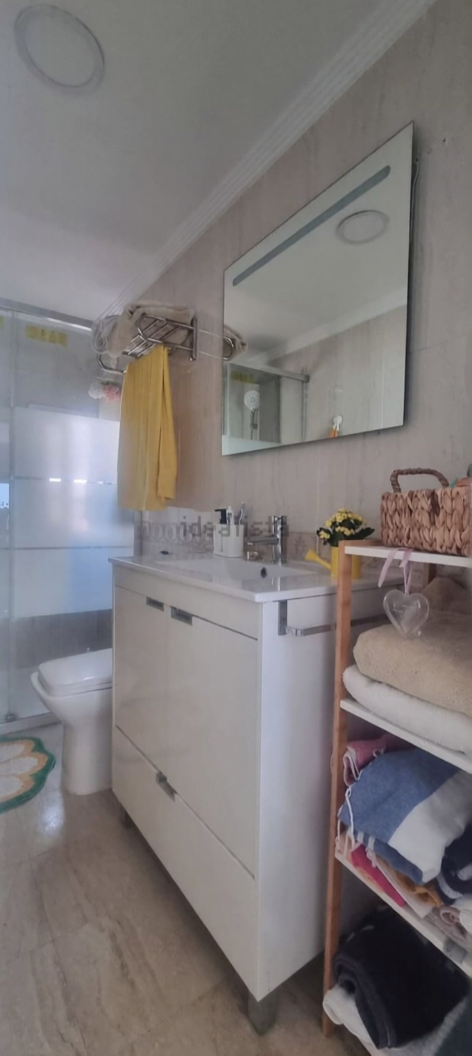 Beachfront flat in Cádiz — Bathroom