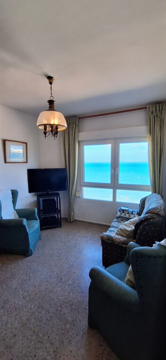 Beachfront flat in Cádiz — Living room