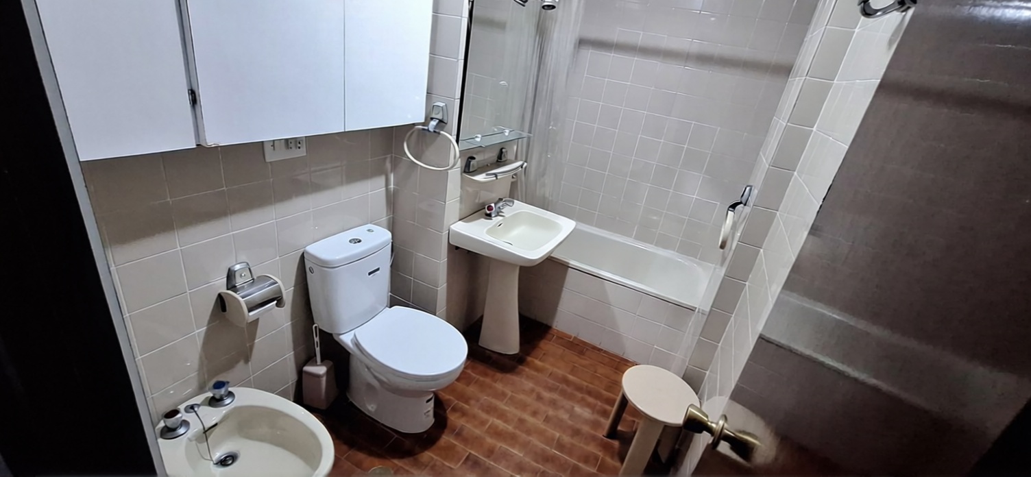 Beachfront flat in Cádiz — Bathroom
