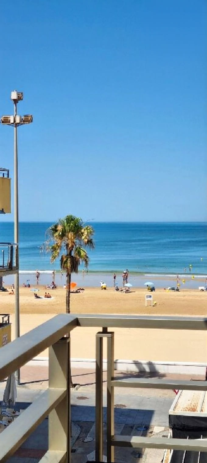 Beachfront flat in Cádiz