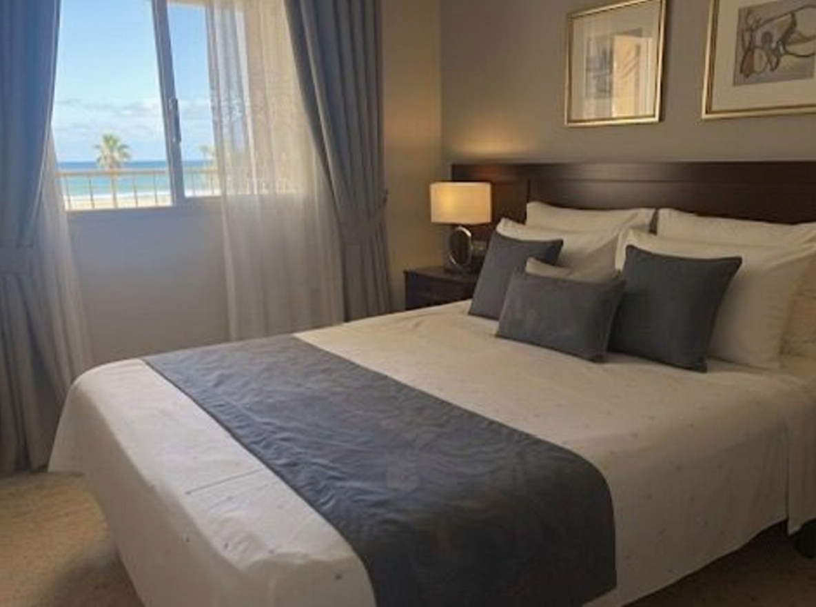 Beachfront flat in Cádiz — Bedroom