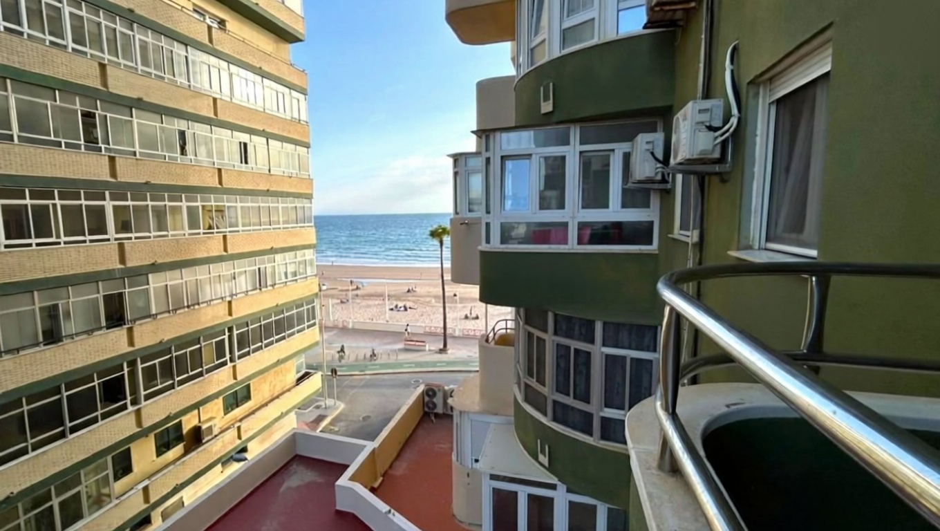Beachfront flat in Cádiz