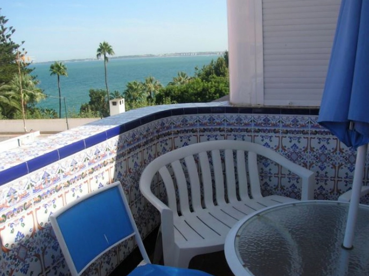 Seafront attic in Cádiz