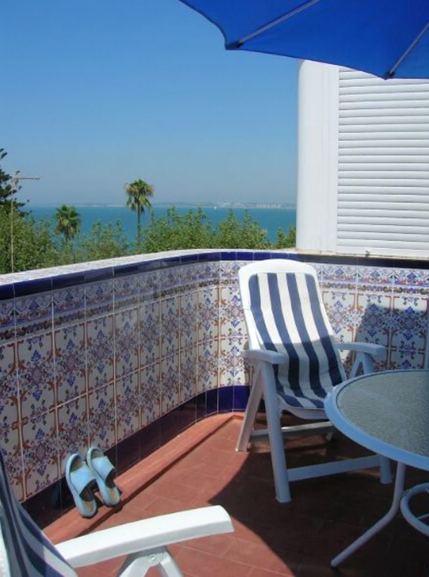 Seafront attic in Cádiz — Sea terrace