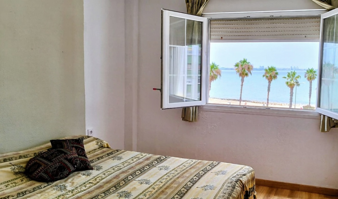 Beachfront flat in Puerto Real — Bedroom