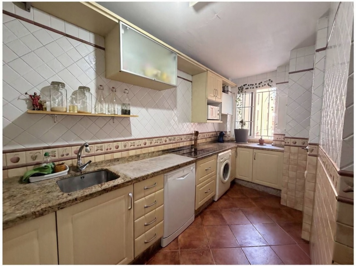 Beachfront flat in Puerto Real — Kitchen