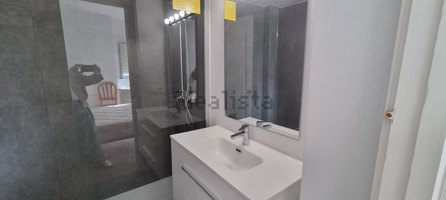 Beachfront flat in El Puerto de Santa María — Bathroom