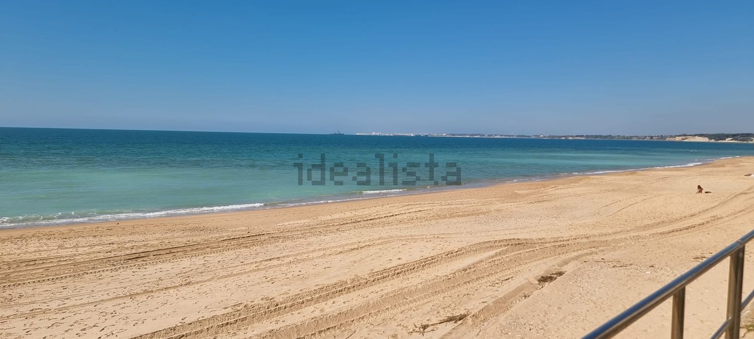 Beachfront flat in El Puerto de Santa María — Sea view