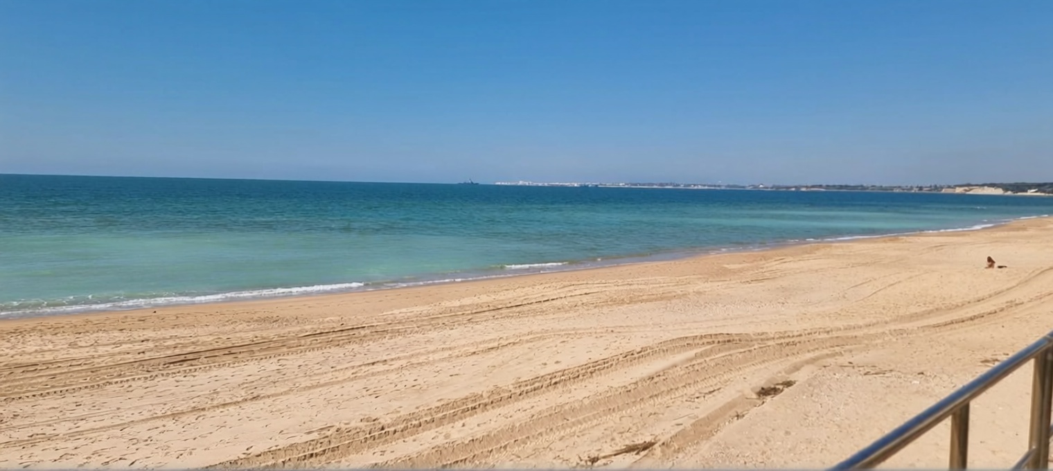 Beachfront flat in El Puerto de Santa María — Sea view