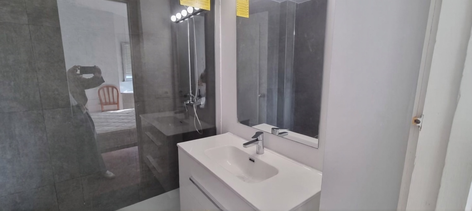 Beachfront flat in El Puerto de Santa María — Bathroom