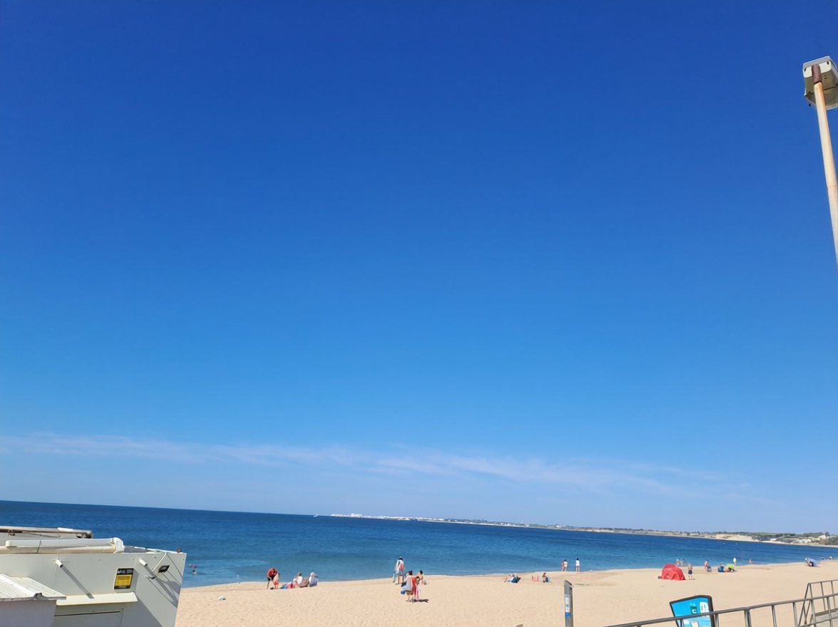 Beachfront flat in El Puerto de Santa María — Sea view