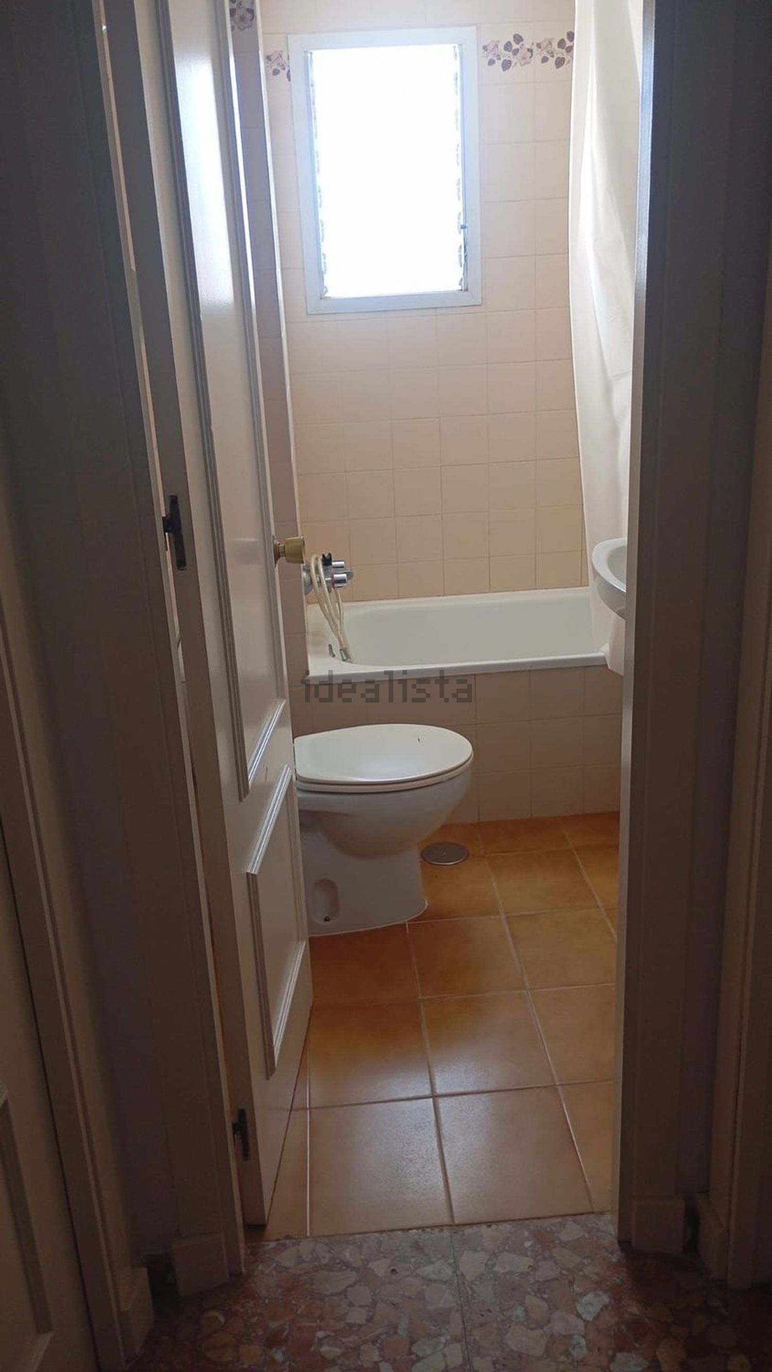 Beachfront flat in El Puerto de Santa María — Bathroom