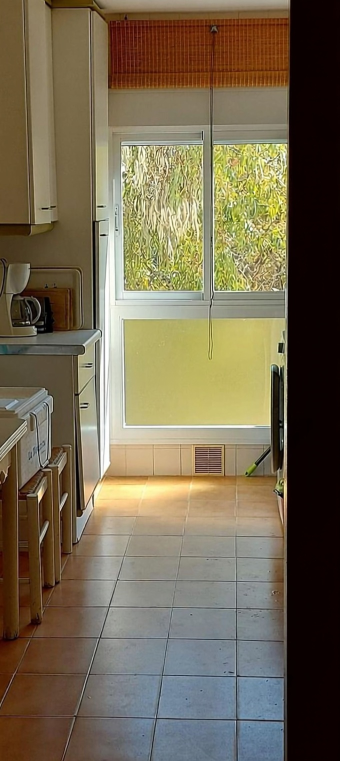Beachfront flat in El Puerto de Santa María — Kitchen