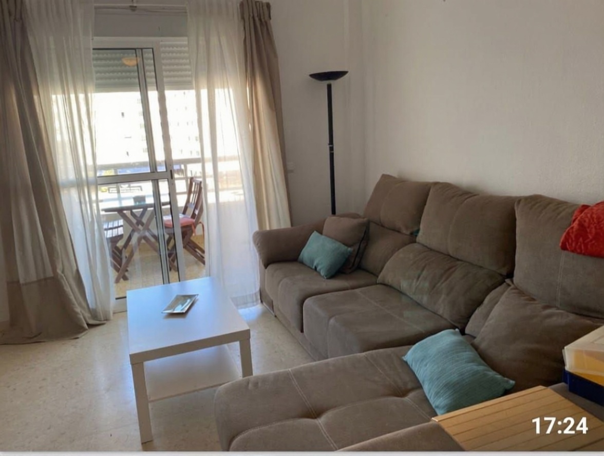 Beachfront flat in El Puerto de Santa María — Living room