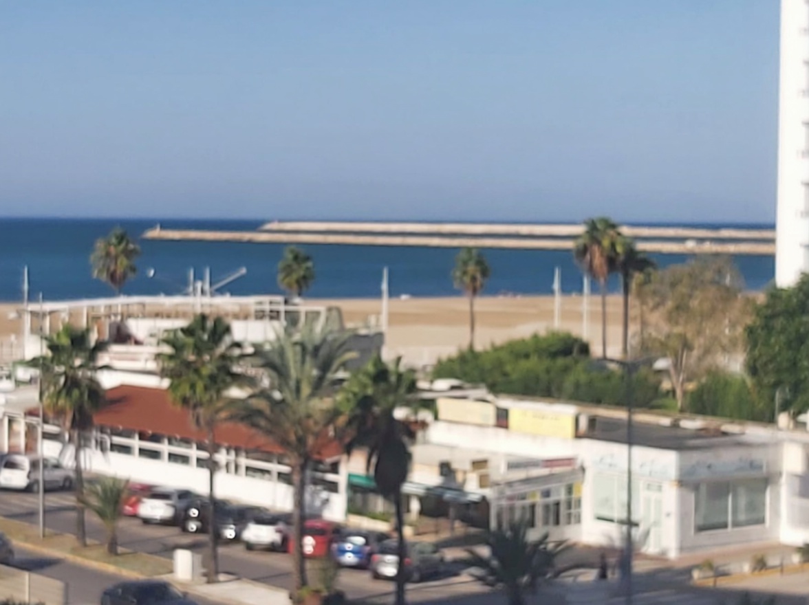 Beachfront flat in El Puerto de Santa María — Sea view
