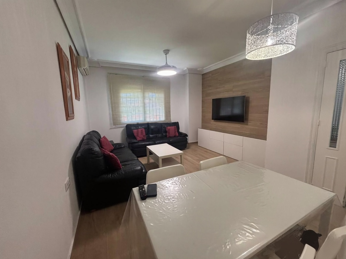 Wohnung in erste Strandlinie in Rota — Wohnzimmer