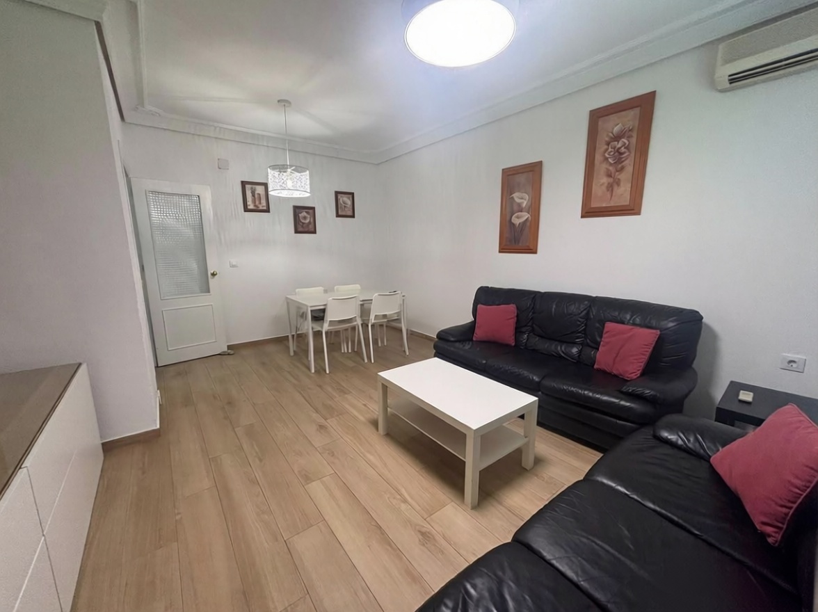 Wohnung in erste Strandlinie in Rota — Wohnzimmer