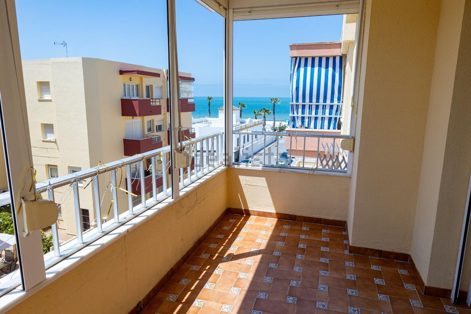 Piso en primera línea de playa en Chipiona