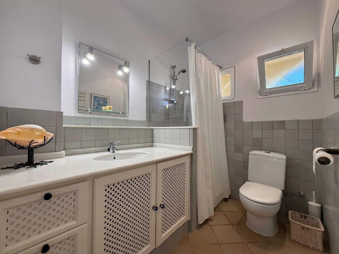 Chalet mit direkter Strandzugang in Ayamonte — Bad