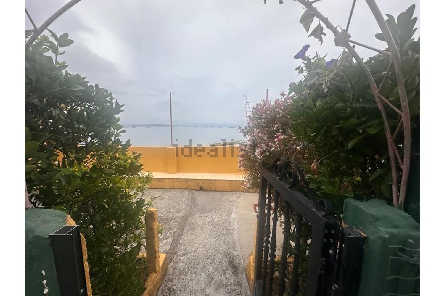 Chalet with direct beach access in Ribeira