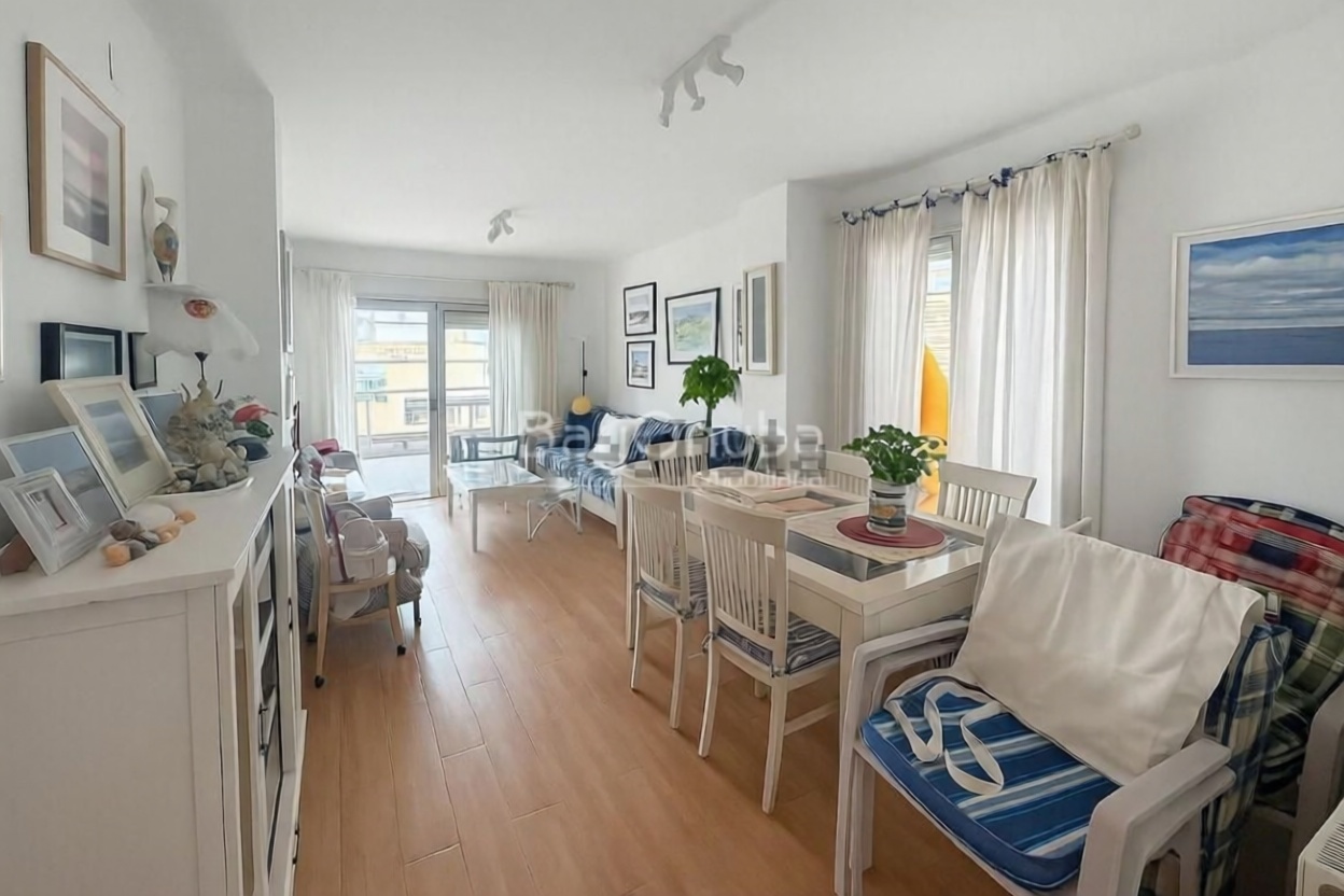 Beachfront flat in Punta Umbría — Living room