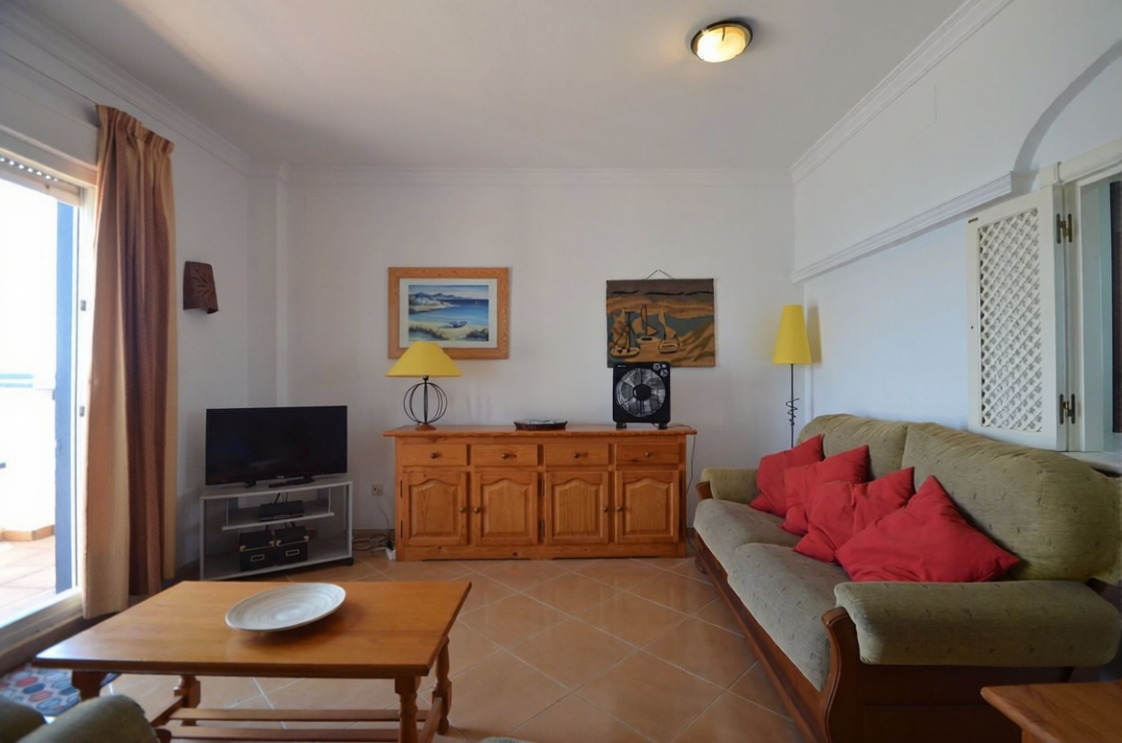 Appartement en attique en première ligne de mer à Ayamonte — Séjour