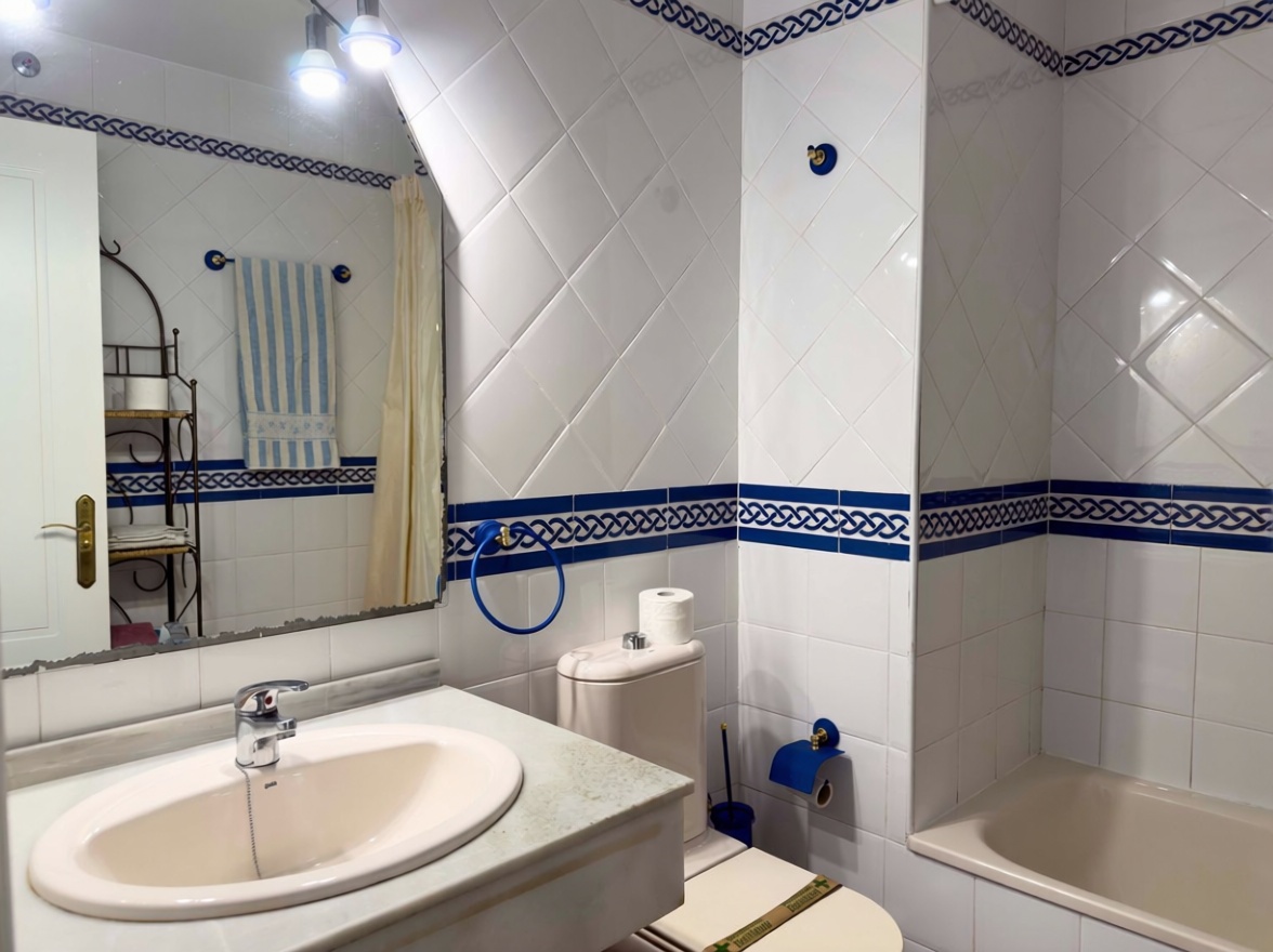 Ático em primeira linha de mar em Ayamonte — Casa banho