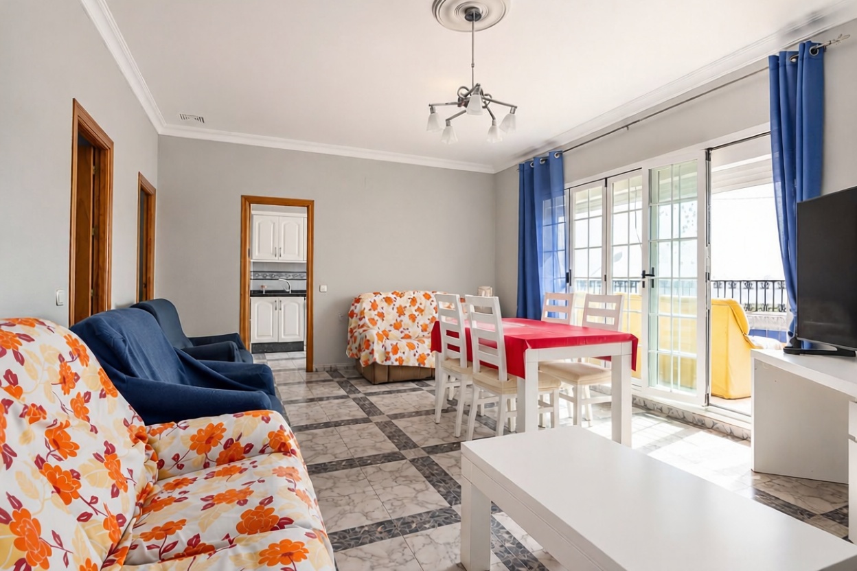 Chalet with direct beach access in Ayamonte — Living room