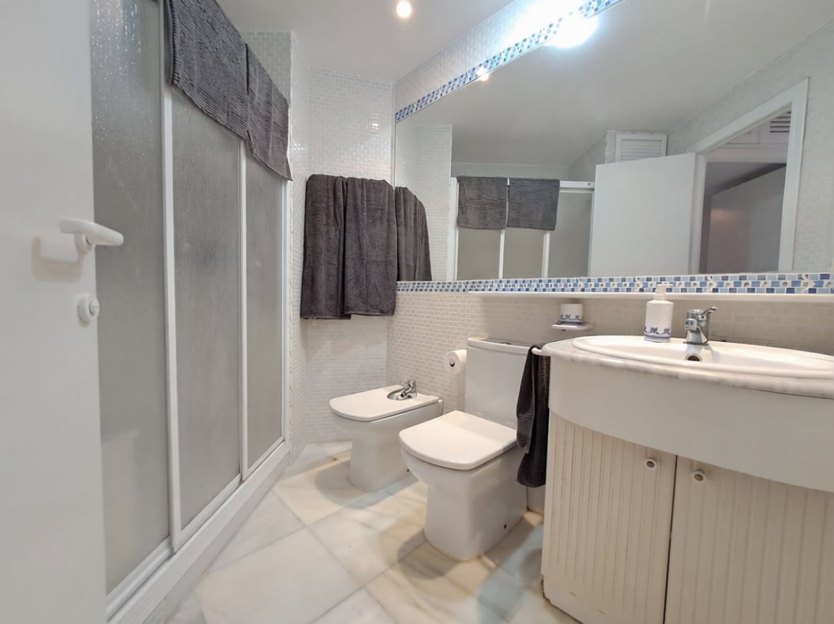Seafront attic in Islantilla — Bathroom