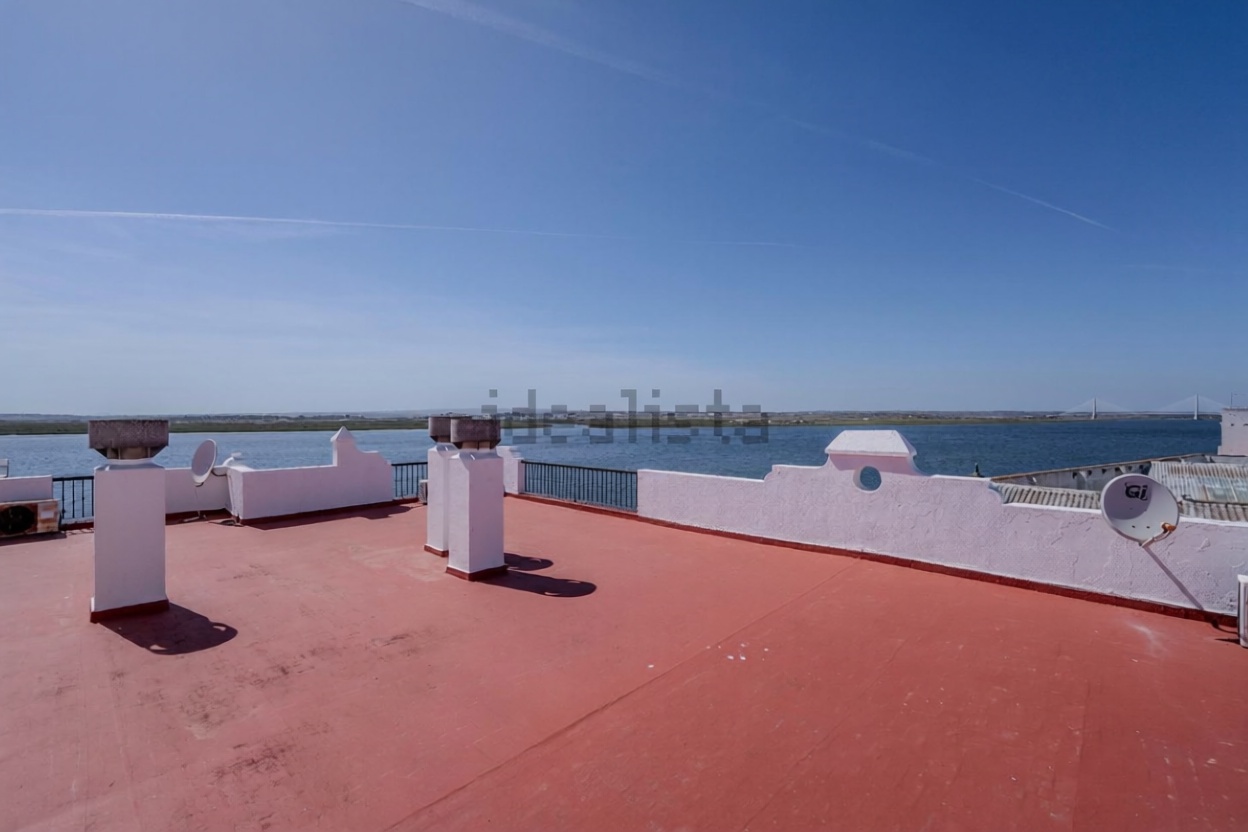 Beachfront flat in Ayamonte
