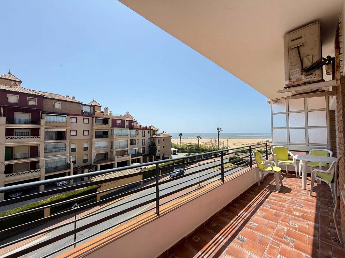 Beachfront flat in Ayamonte — Sea terrace