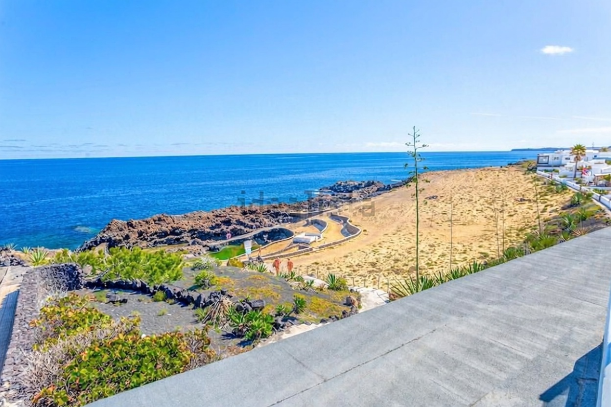 Chalet with direct beach access in Lanzarote