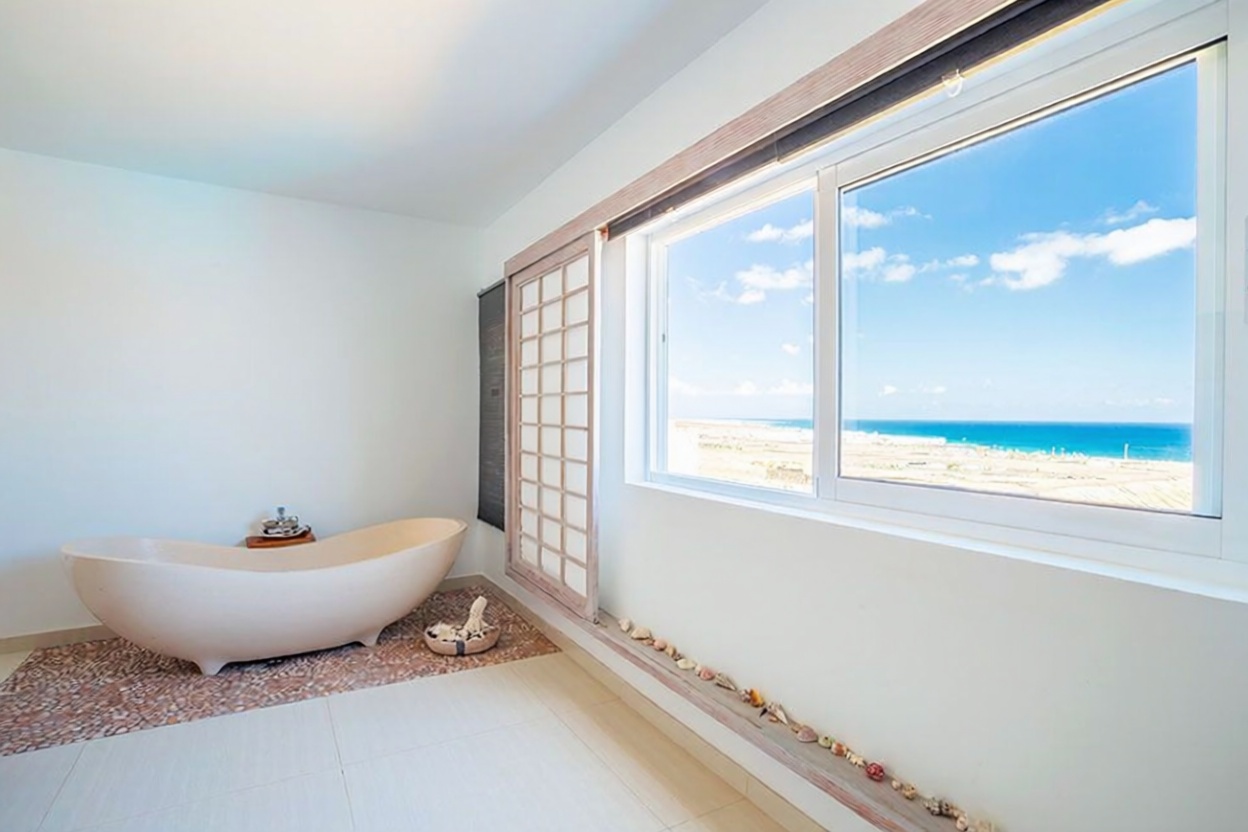 Chalet with direct beach access in Lanzarote — Bathroom