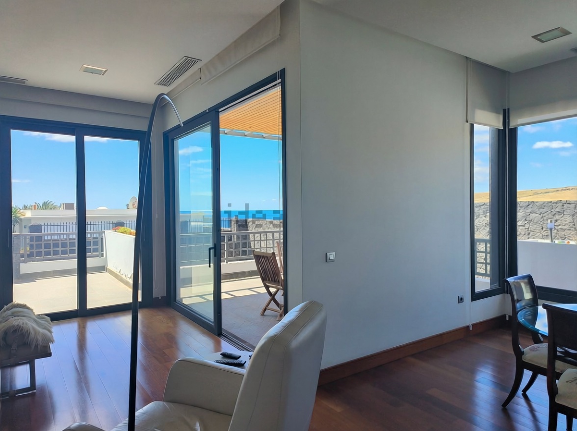 Chalet mit direkter Strandzugang in Yaiza — Wohnzimmer