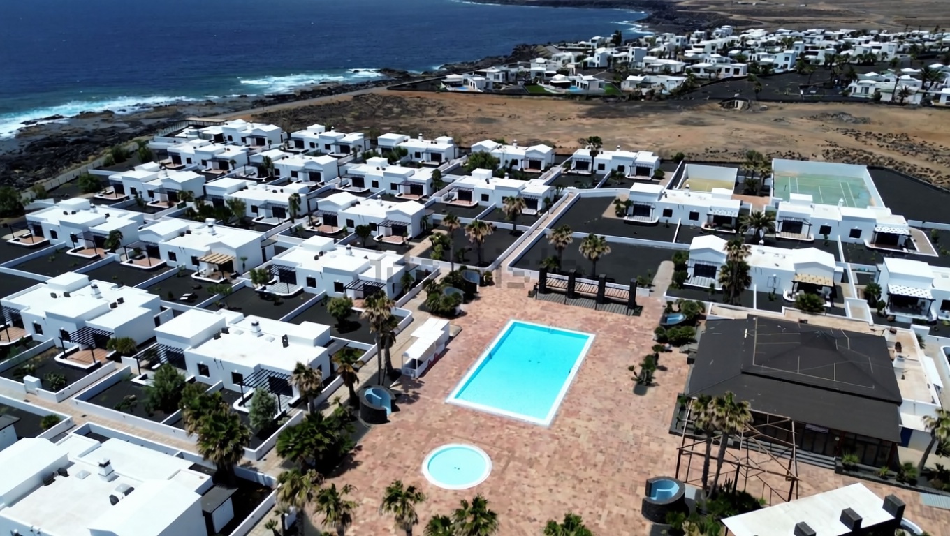 Chalet mit direkter Strandzugang in Yaiza — Luftbild