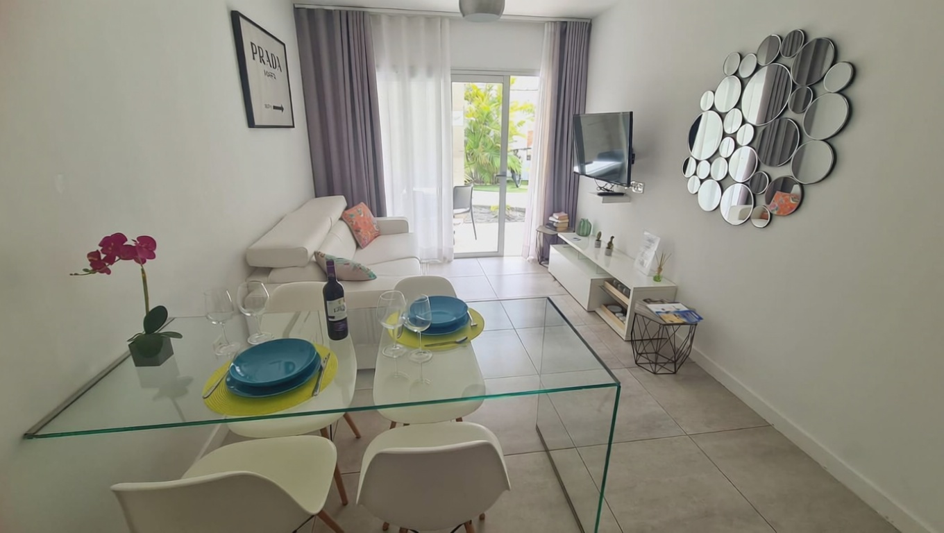 Wohnung in erste Strandlinie in La Oliva — Wohnzimmer