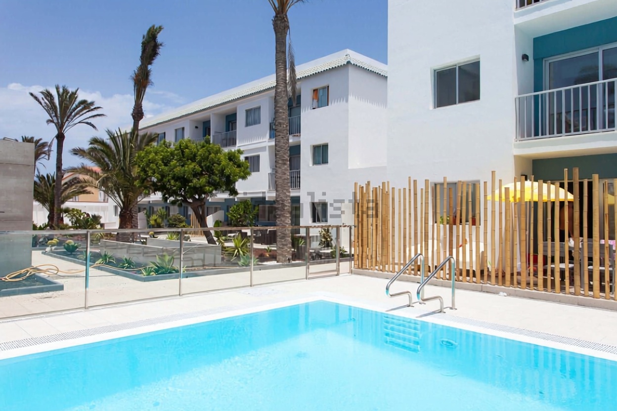 Wohnung in erste Strandlinie in La Oliva — Pool