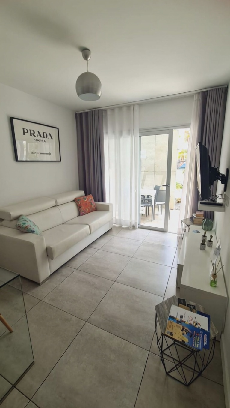 Wohnung in erste Strandlinie in La Oliva — Wohnzimmer